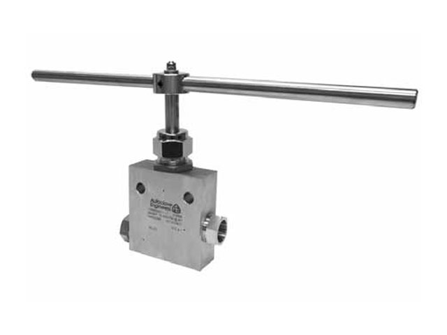 15SM24071 Autoclave Engineers Medium Pressure Needle Valve - 15SM